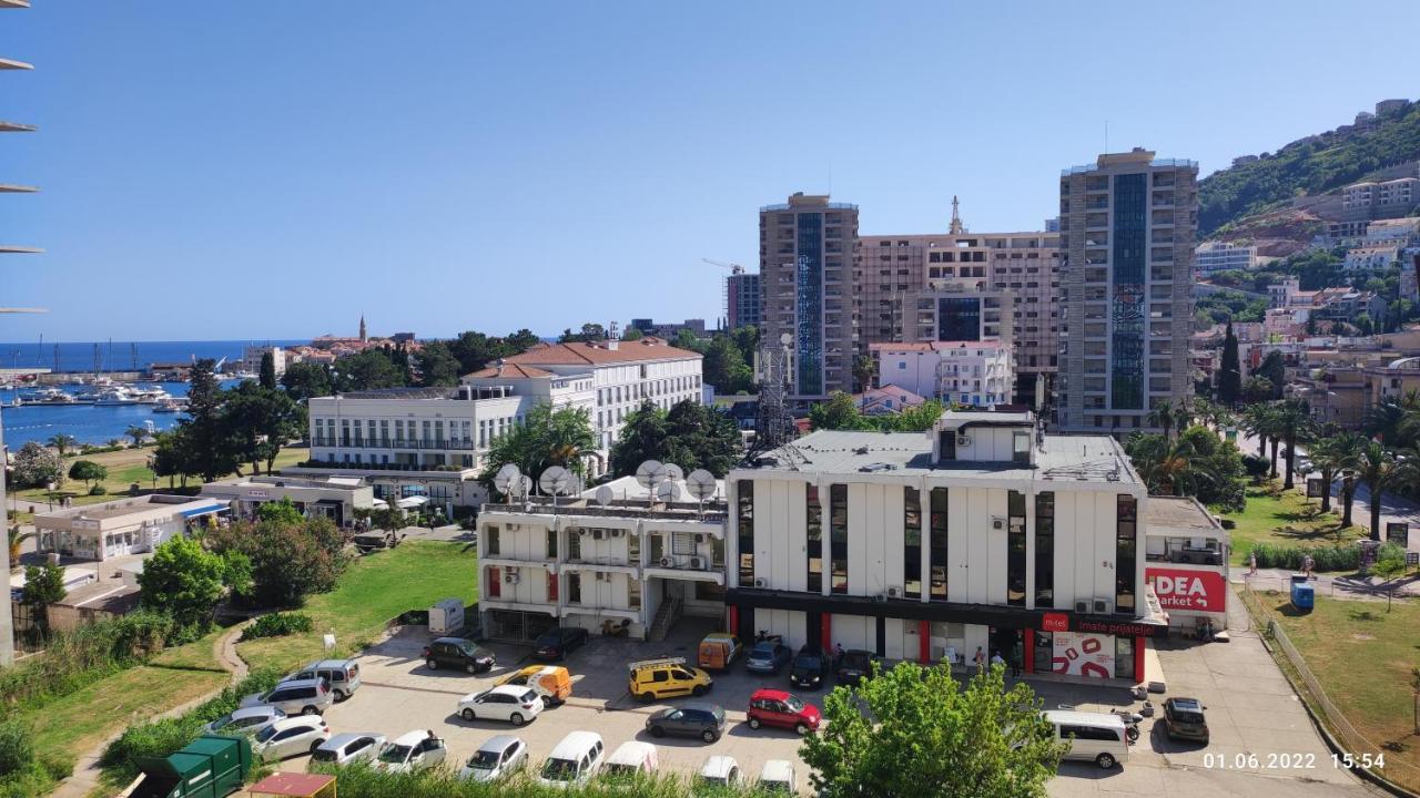 Apartments Lora In Apart-Hotel Budva Exterior photo