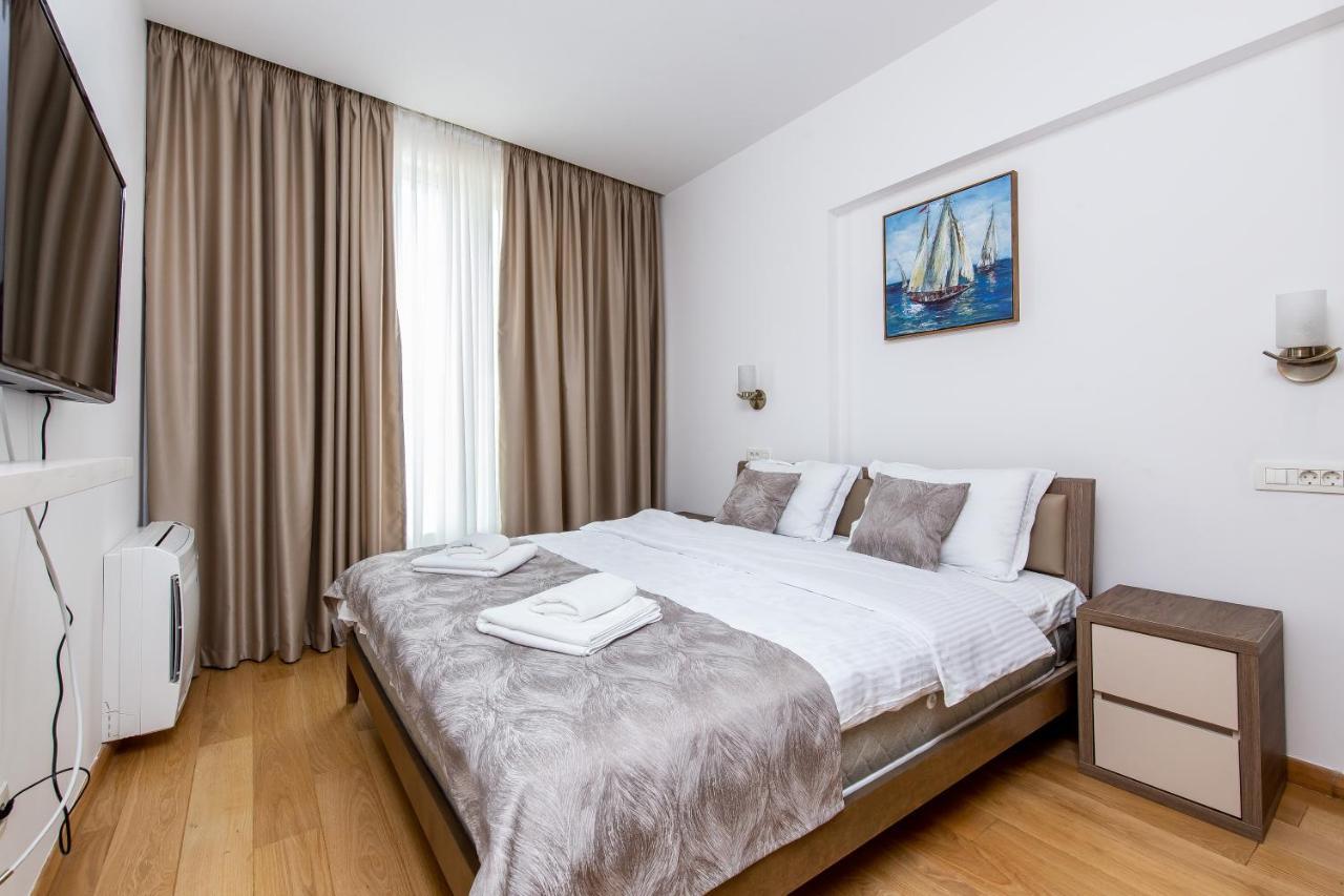 Apartments Lora In Apart-Hotel Budva Exterior photo