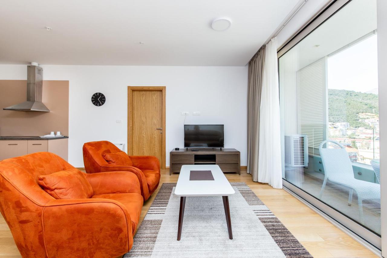 Apartments Lora In Apart-Hotel Budva Exterior photo
