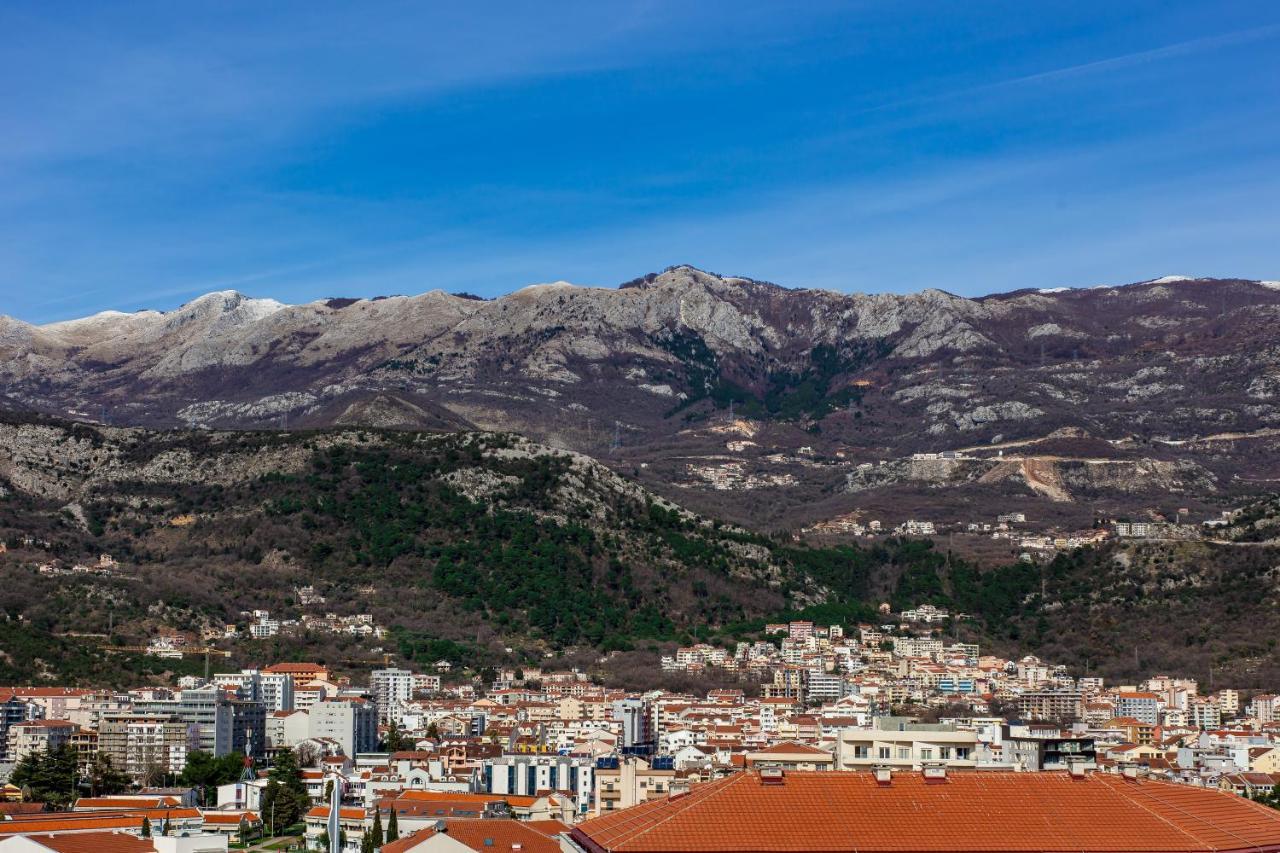 Apartments Lora In Apart-Hotel Budva Exterior photo