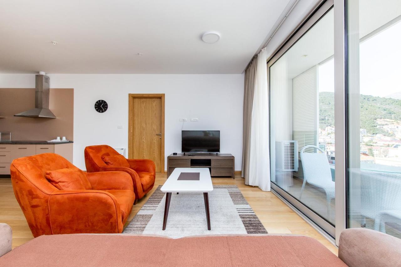 Apartments Lora In Apart-Hotel Budva Exterior photo