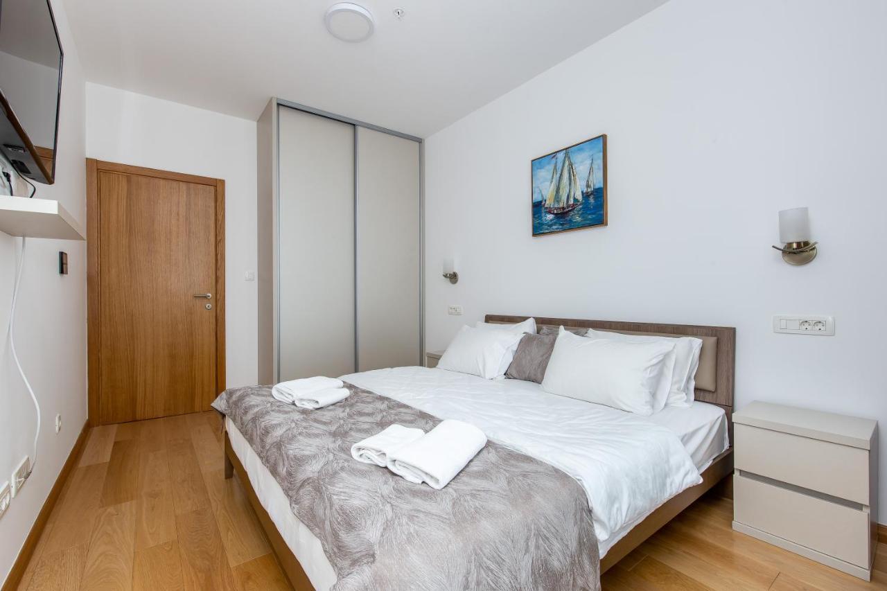 Apartments Lora In Apart-Hotel Budva Exterior photo